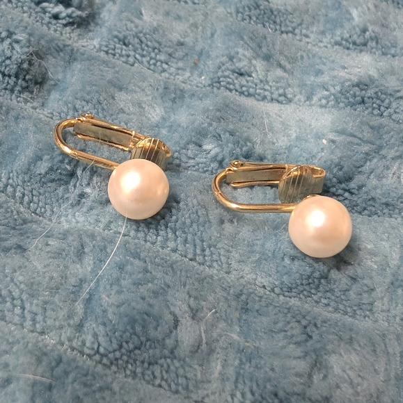 Vintage Pearl Earrings Clip On - Picture 4 of 7